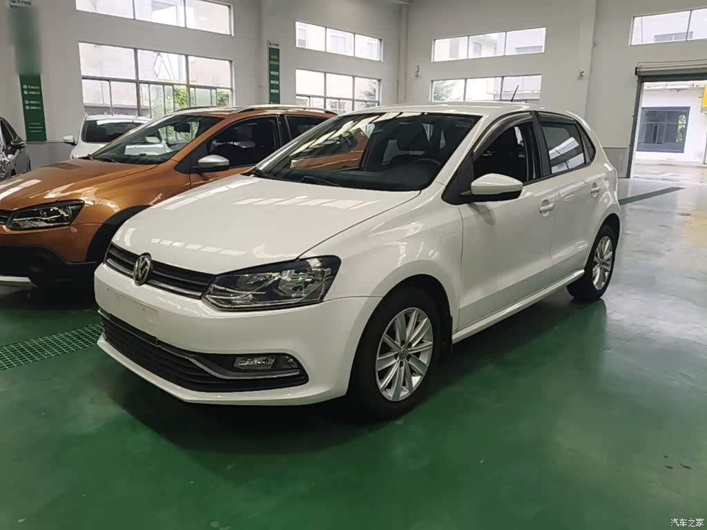 2014 Volkswagen Polo 1.6L Automatic Comfort Edition, фото 2, лот 11216604