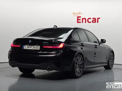 2022 BMW 3-Series 320i M Sport, фото 2, лот 10178969