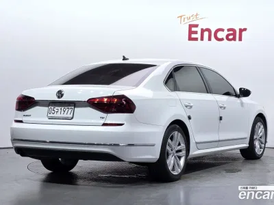 2018 Volkswagen Passat 2.0 TSI, фото 2, лот 10130060
