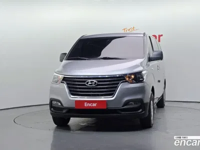 2021 Hyundai Starex Van 3-Seater, фото 2, лот 10192086