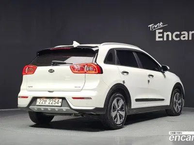 2017 Kia Niro Prestige, фото 2, лот 10129880