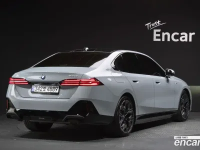 2024 BMW 5-Series 530e M Sport, фото 2, лот 10518500