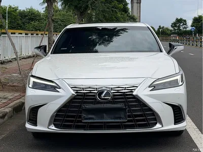 2025 Lexus ES 200 Ultimate Edition, фото 2, лот 10613263