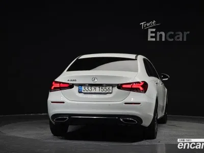 2021 Mercedes-Benz A-Class A220 Sedan, фото 3, лот 10039325