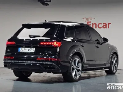 2023 Audi Q7 55 TFSI Quattro Premium, фото 1, лот 10525839