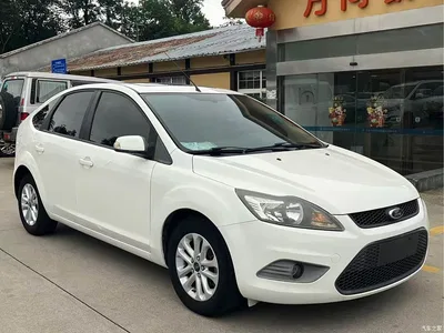 2013 Ford Focus Hatchback Classic 1.8L Manual Million Edition, фото 3, лот 10294079