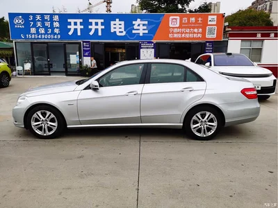 2010 Mercedes-Benz E-Class (Import) E 200 CGI Elegance, фото 4, лот 11141436