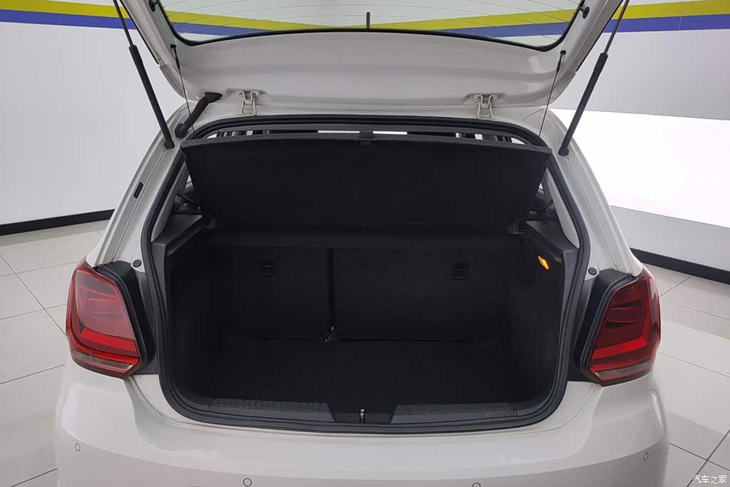 2016 Volkswagen Polo 1.6L Automatic Comfort, фото 4, лот 11212049