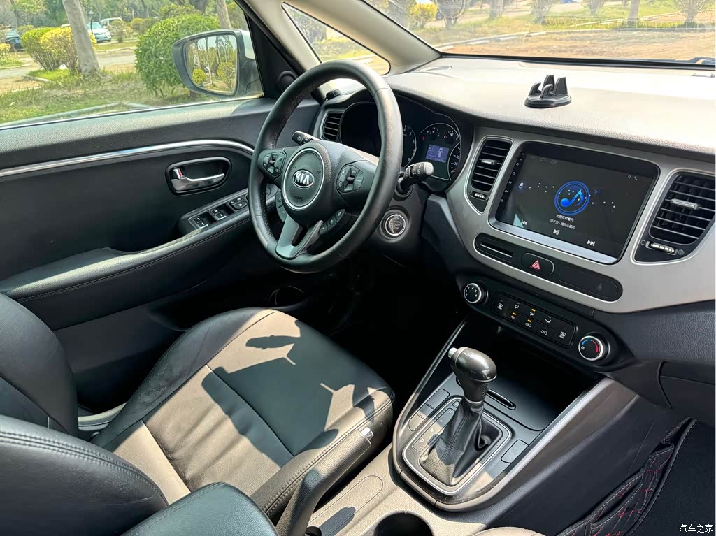 2013 Kia Carens 2.0L 5-seat Auto Comfort (China V), фото 4, лот 11211236
