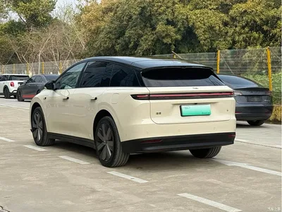 2025 Li Auto i6 4WD Base Model, фото 4, лот 10446194