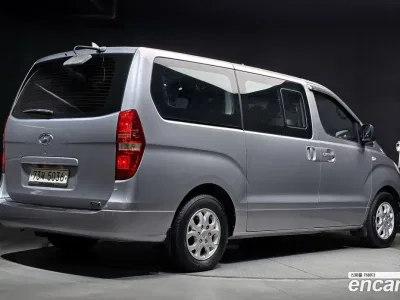 2011 Hyundai Starex 12-Seater Wagon, фото 2, лот 11474367