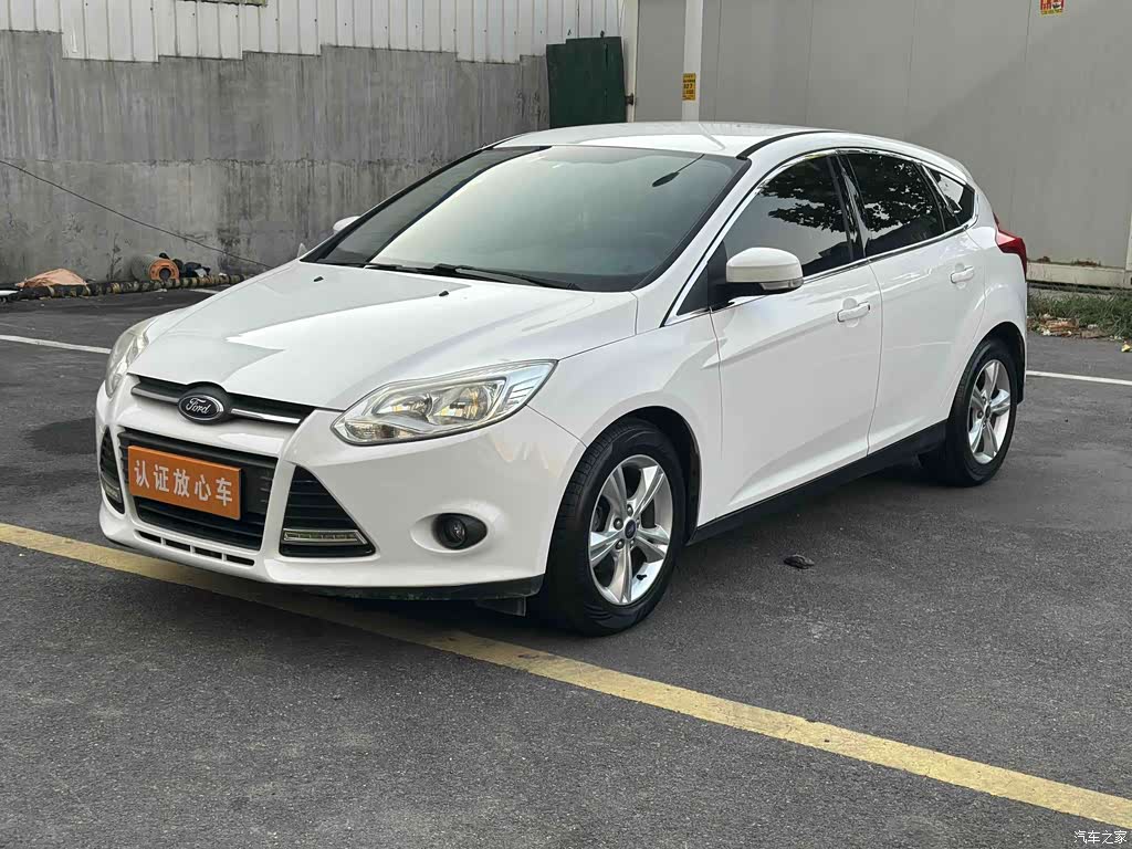 2012 Ford Focus Hatchback 1.6L Automatic Comfort, фото 1, лот 11227205