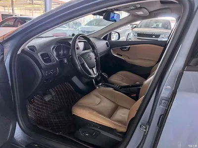 2017 Volvo V40 T3 Inscription, фото 4, лот 10364884