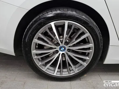 2022 BMW 3-Series 320e Luxury, фото 4, лот 10037335