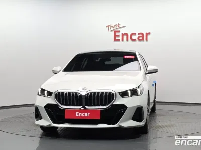2024 BMW 5-Series 520i M Sport, фото 2, лот 10133569