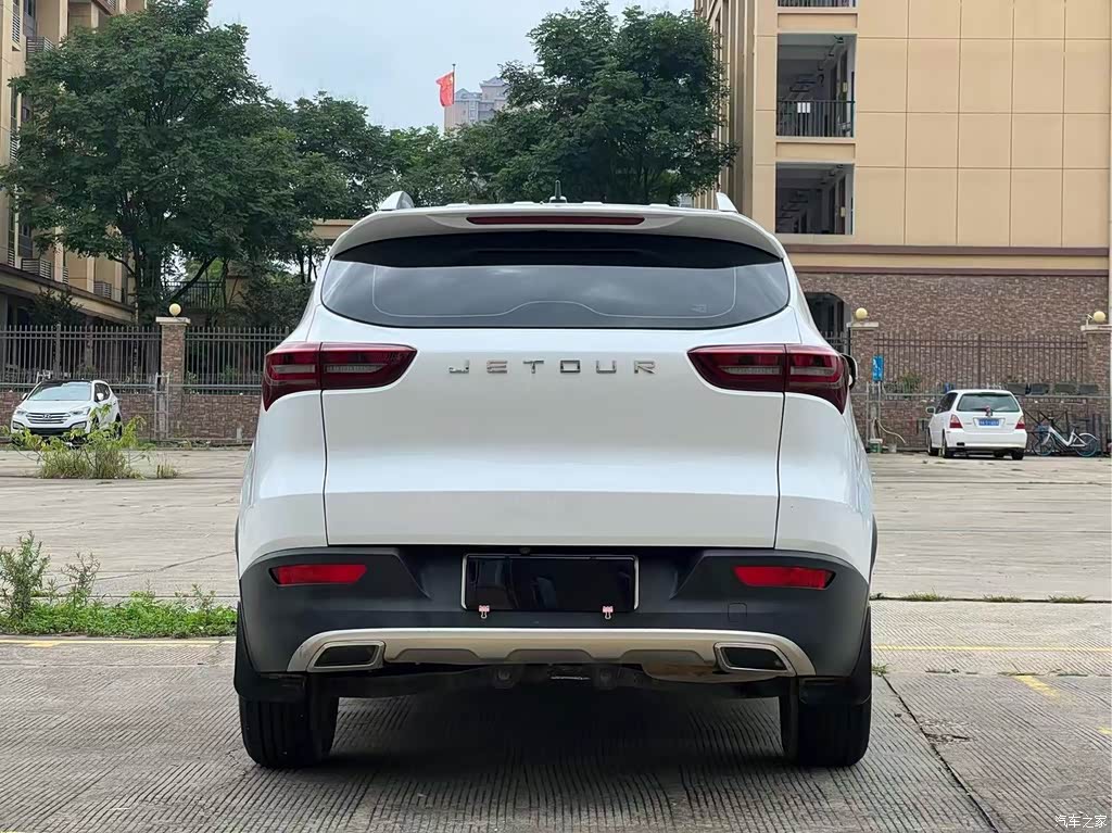2022 Jetour X70M 1.5T Manual Avant-garde Partner 7-seater, фото 4, лот 10957908