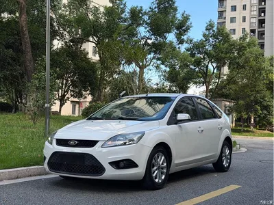 2012 Ford Focus Hatchback Classic 1.8L Manual Fashion, фото 1, лот 10280868