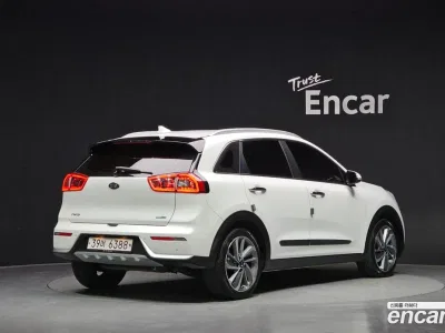 2017 Kia Niro Noblesse, фото 2, лот 10080575