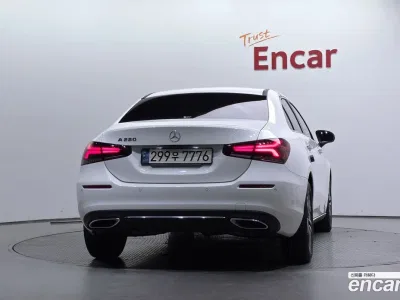 2021 Mercedes-Benz A-Class A220 Sedan, фото 4, лот 10212969