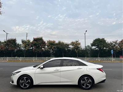 2022 Hyundai Elantra 1.5L CVT LUX Premium Edition, фото 2, лот 11111442
