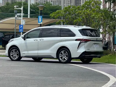 2021 Toyota Sienna 2.5L Hybrid Platinum Edition, фото 4, лот 10288705