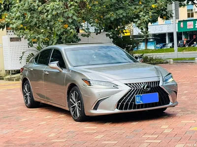2022 Lexus ES 300h Ultimate Edition, фото 3, лот 10313499