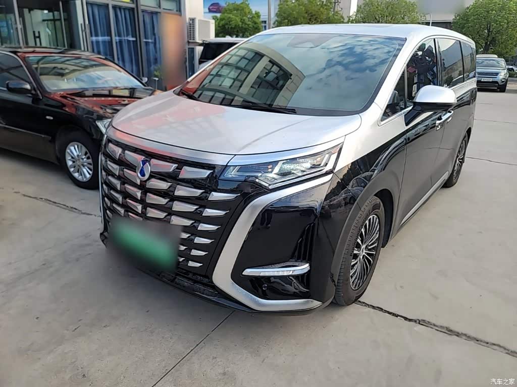 2024 Denza D9 DM-i 1050 Premium, фото 2, лот 11225394