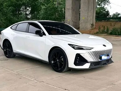 2023 Changan UNI-V 1.5T Luxury Edition, фото 3, лот 10508185