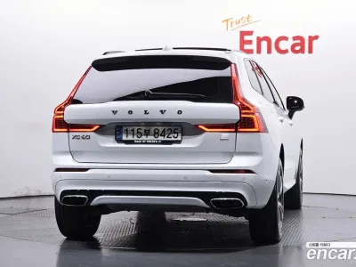 2021 Volvo XC60 T8 R-Design, фото 3, лот 10124787