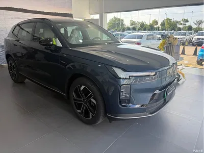 2025 Volvo XC70 Plug-in Hybrid Standard, фото 2, лот 10365211