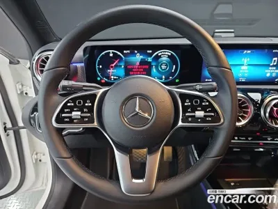 2021 Mercedes-Benz A-Class A220 Sedan, фото 4, лот 10035672