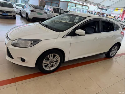 2012 Ford Focus Hatchback 1.6L Automatic Comfort, фото 4, лот 10298642