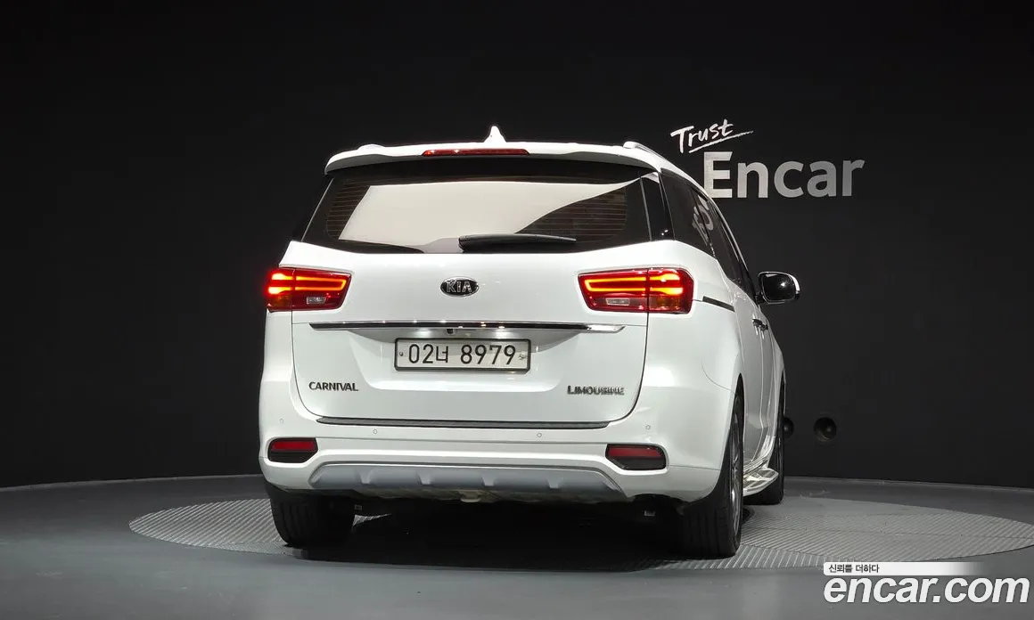 2019 Kia Canival 7-Seater Limousine, фото 4, лот 11210352
