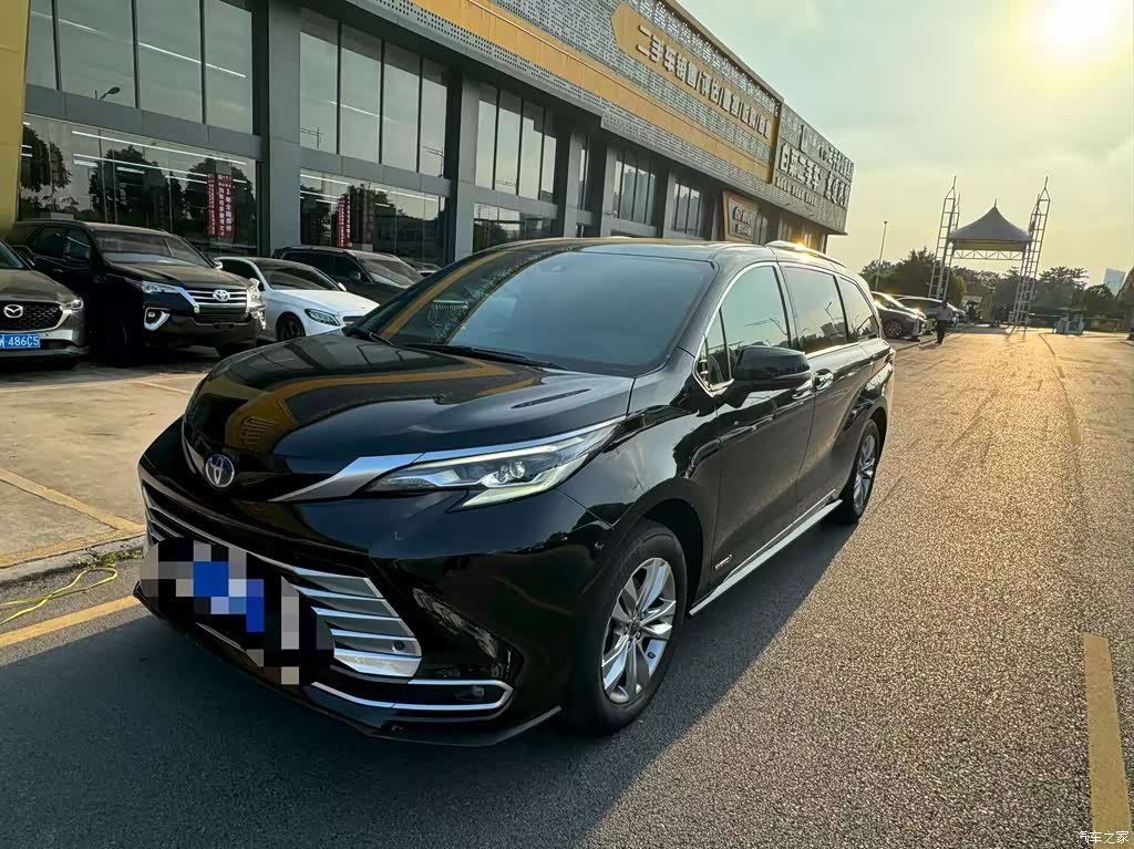 2021 Toyota Sienna 2.5L Hybrid Platinum Edition, фото 1, лот 11223099
