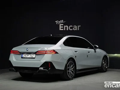 2024 BMW 5-Series 520i M Sport, фото 1, лот 10063999