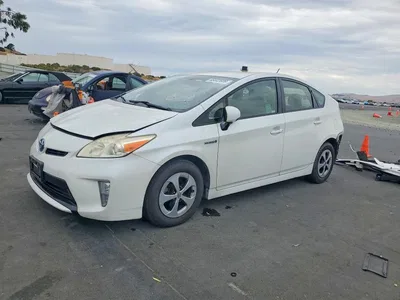 2015 TOYOTA PRIUS THREE, фото 1, лот 10521236