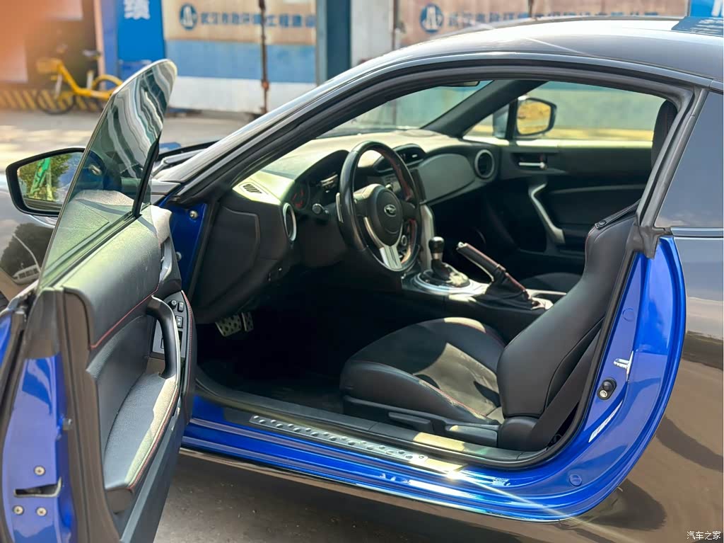 2015 Subaru BRZ 2.0i Automatic, фото 4, лот 10675503