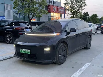 2025 Li Auto Li i8 Standard Edition, фото 1, лот 11544682