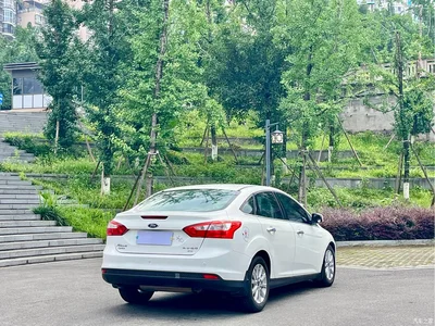2012 Ford Focus Sedan 1.6L Automatic Premium, фото 4, лот 10305961