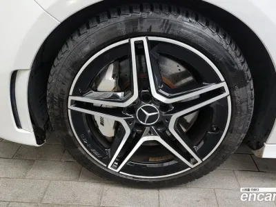 2022 Mercedes-Benz A-Class AMG A35 4MATIC Sedan, фото 4, лот 10037941
