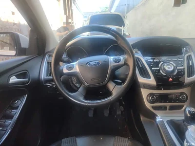 2012 Ford Focus Hatchback 2.0L Manual Luxury Sport, фото 3, лот 10283113