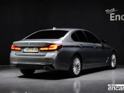 2023 BMW 5-Series 520i Luxury, фото 2, лот 10054681