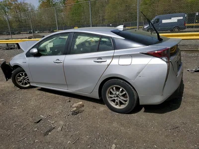2016 TOYOTA PRIUS TWO, фото 2, лот 10558601