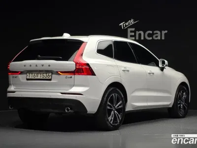 2020 Volvo XC60 D5 Momentum, фото 1, лот 11418376