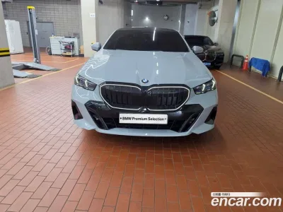 2024 BMW 5-Series 520i Special Edition, фото 3, лот 10133574
