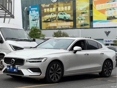 2025 Volvo S60 B4 Smart Elite Luxury Edition, фото 1, лот 11081845