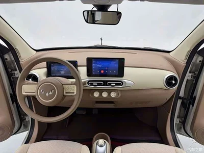 2025 Wuling Motors Hongguang MINIEV 4-Door Premium+ Edition, фото 2, лот 10367451