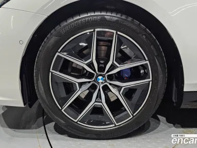 2025 BMW 5-Series 520i M Sport, фото 4, лот 10045641