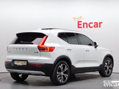 2022 Volvo XC40 B4 Inscription, фото 2, лот 10122299