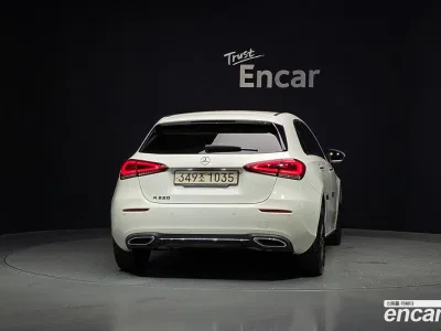 2021 Mercedes-Benz A-Class A220 Hatchback, фото 2, лот 10038435